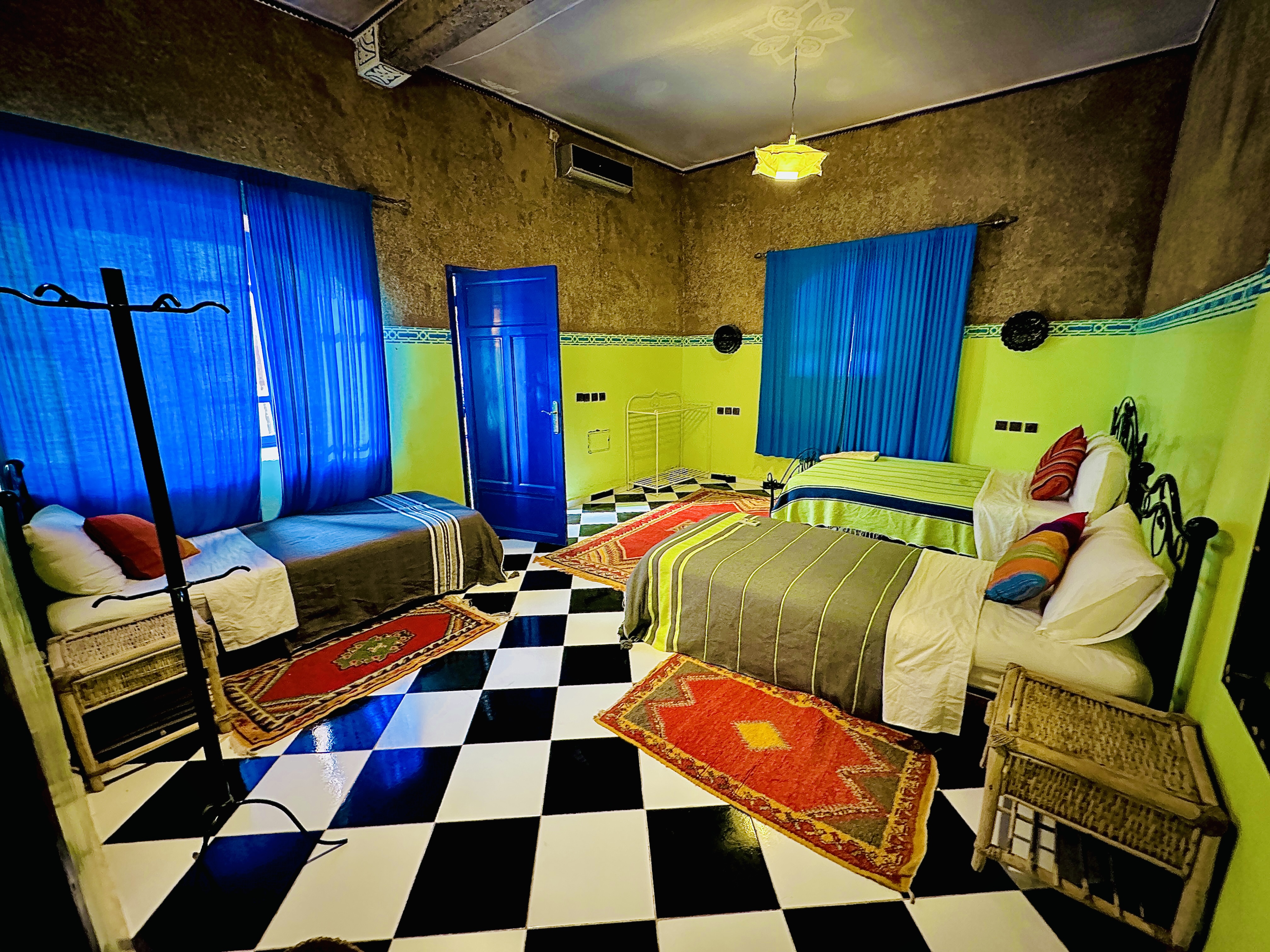 Family Room - Image 4